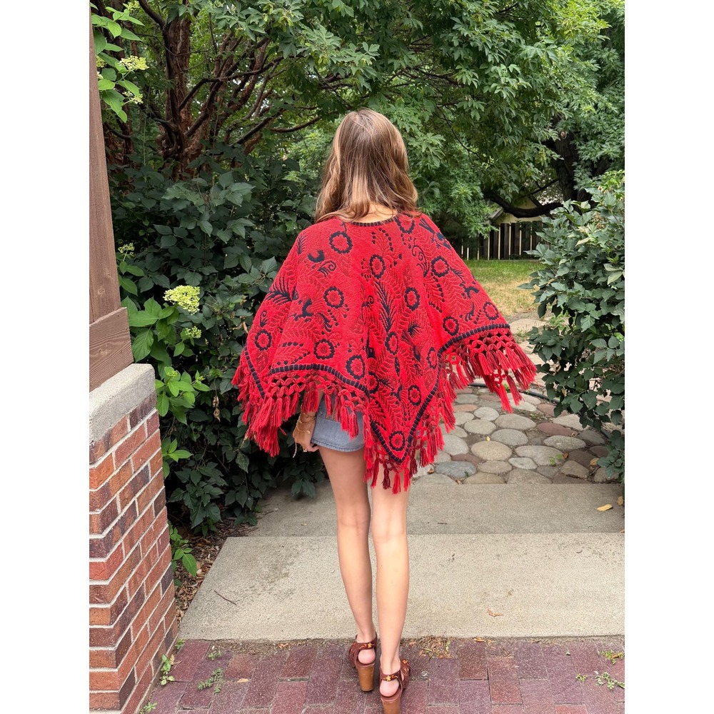 Vintage 1970s Tapestry Poncho Cape 100% Wool Novelty Hippie Boho Fringe 70s - Picture 5 of 5